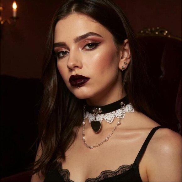 Dollskill Onyx Polished Hearts Lace Choker – Vegan Leather & Pearl Chain OS - Picture 2 of 6